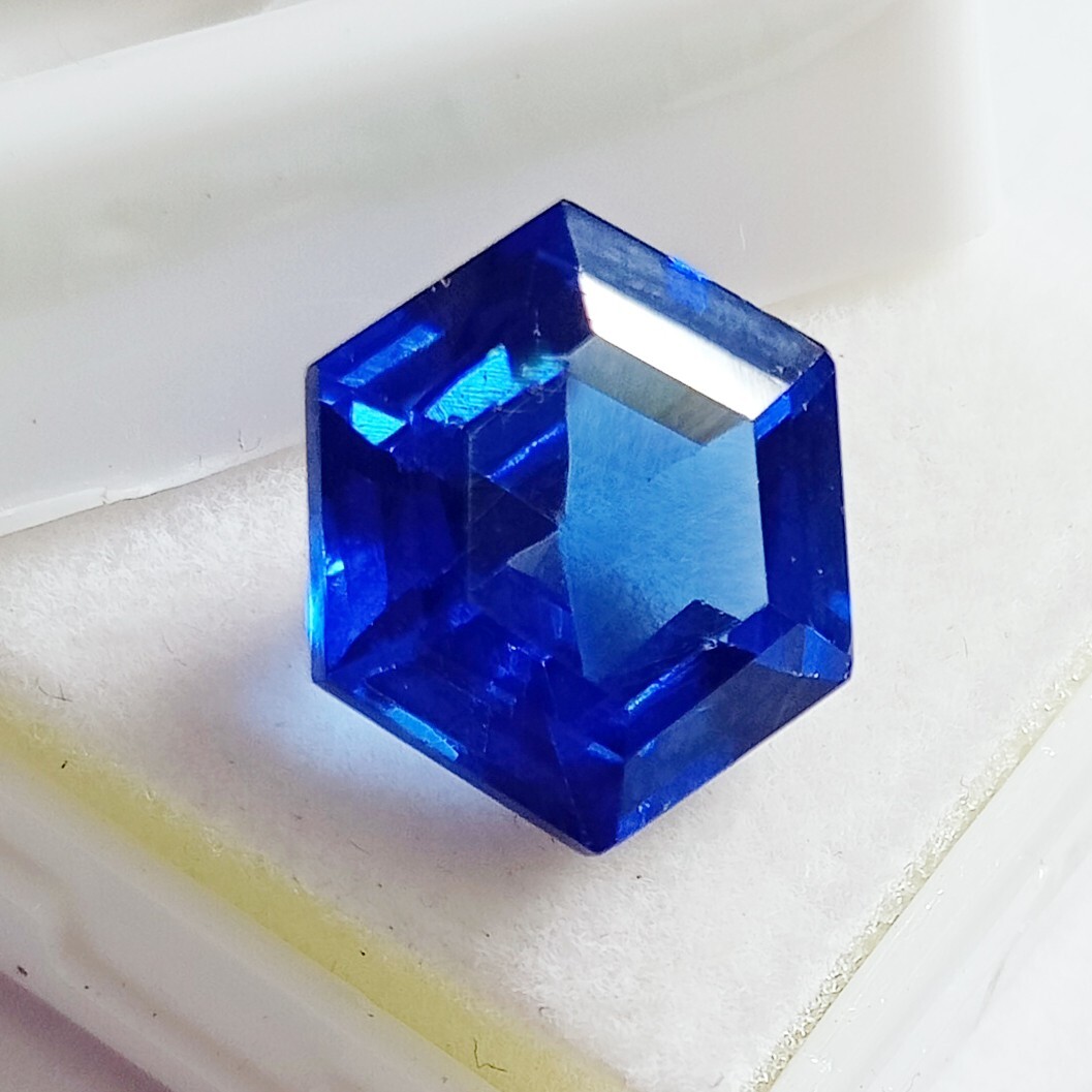 Stunning Natural Tanzanite Gemstone Pair - 8-10 Ct Total, Hexagon Cut, AAA+ Quality With GGL Certificate 6 thumbnail image