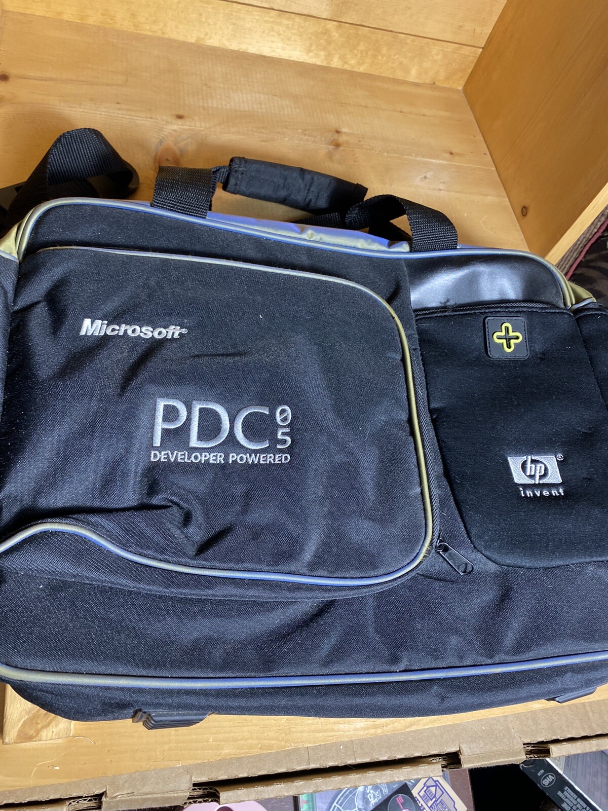 HP compaq presario R3000 computer sold as is W/ Carrying case UNTESTED ...