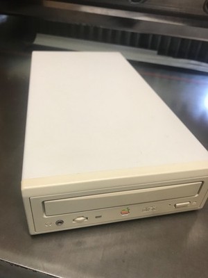 AppleCD 300e Plus External CD-ROM Drive SCSI Macintosh   1994   Vintage / Retro