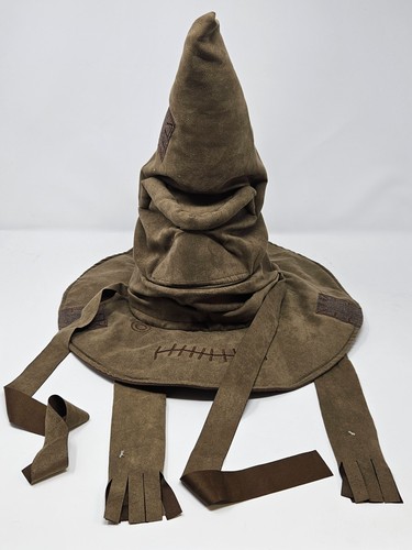 Harry Potter Wizarding World Animatronic Sorting Hat (SOUND/NO MOVEMENT)