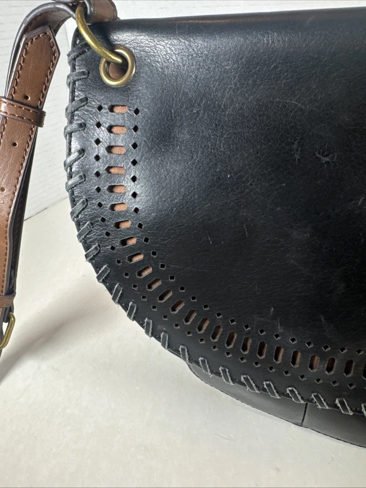 Bolsa tiracolo Clark couro preto e marrom sela couro com alça ajustável excelente estado usado - Imagem 2 de 4