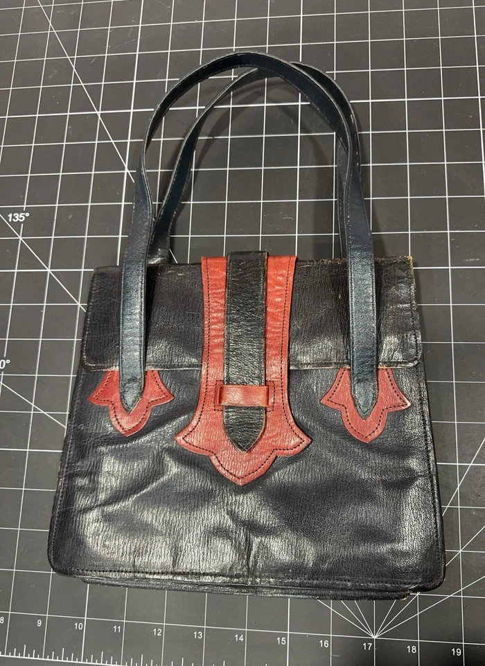 Vintage Mod Black and Red Leather Purse Handbag 1960's - Image 4 of 4