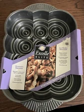 Wilton Excelle Elite Decorative Bakeware Heavyweight 10 cup capacity CIRCLES Pan