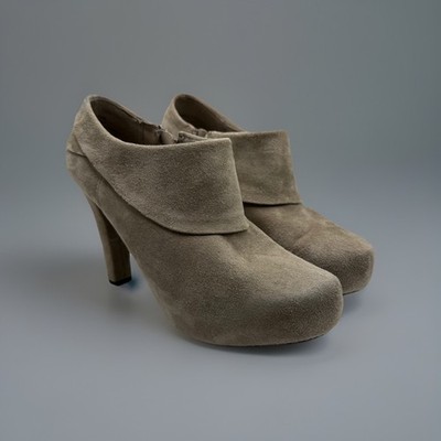 Me Too Laser Suede Platform Ankle Booties Taupe Women s 7.5M High Heel