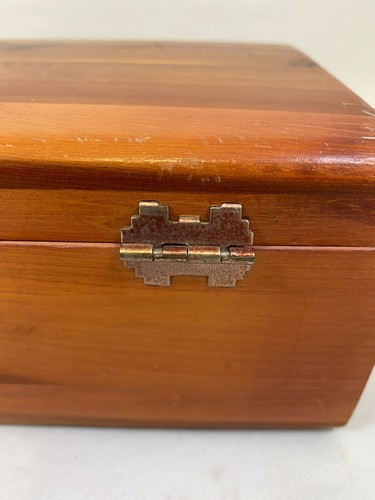 LANE SALESMAN SAMPLE MINIATURE CEDAR CHEST DOCE'S SEATTLE, WASHINGTON - Picture 8 of 10