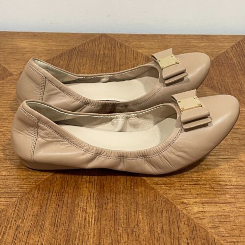 Sandali da donna beige Cole Haan fiocco balletto taglia 9B pelle nuda D43263 - Foto 5 di 15