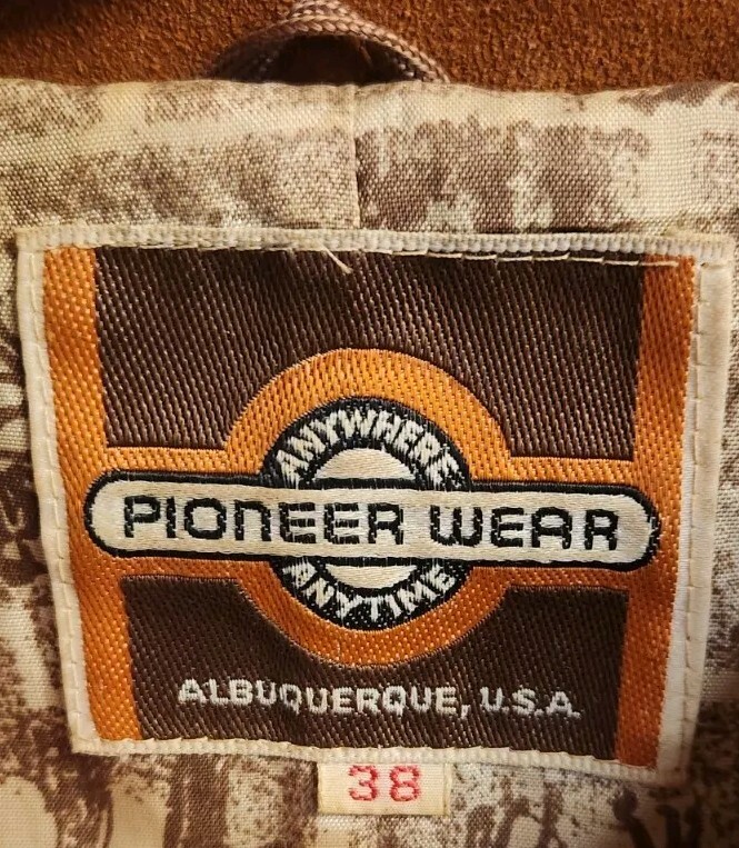 Pioneer Wear Suede Leather Fringe Jacket Men Size 38 70s USA