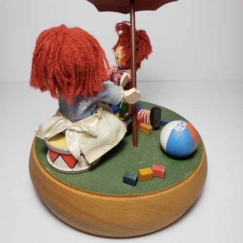 1971 Hand Crafted Wood ANRI Spinning Music Box Raggedy Ann Andy Plays Raindrops - Picture 11 of 17