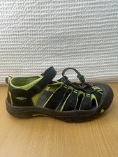 Keen Newport H2 Waterproof Sandals Youth Size 6 Black Green Hiking Sandals