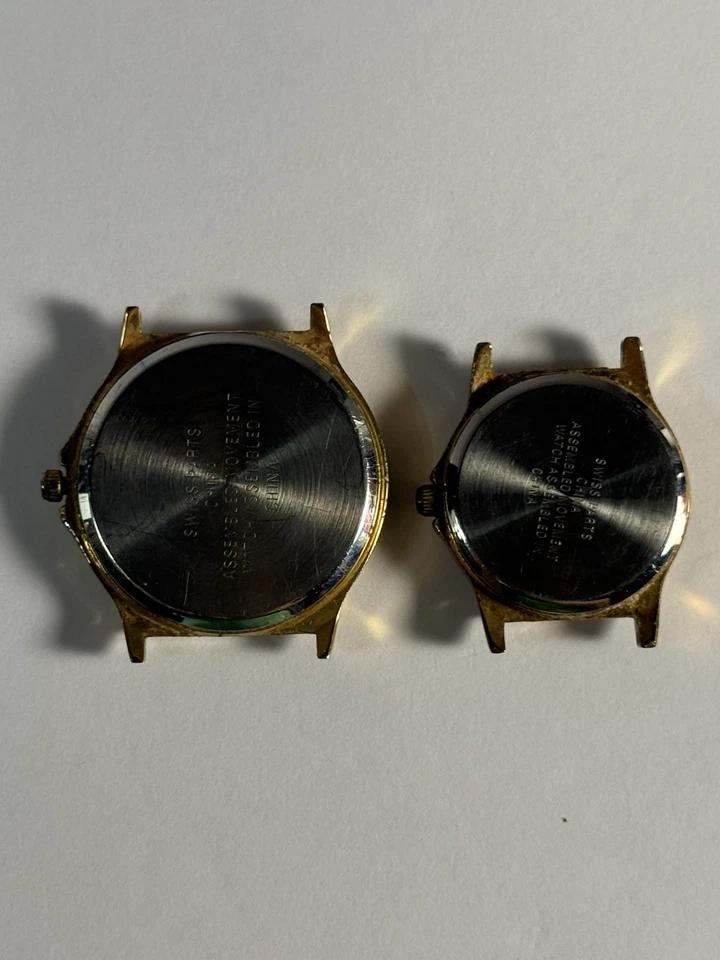 ¡Juego de 2 relojes de cuarzo Club Camel Cigarette tono dorado para hombre y mujer! " Foto 4 de 4