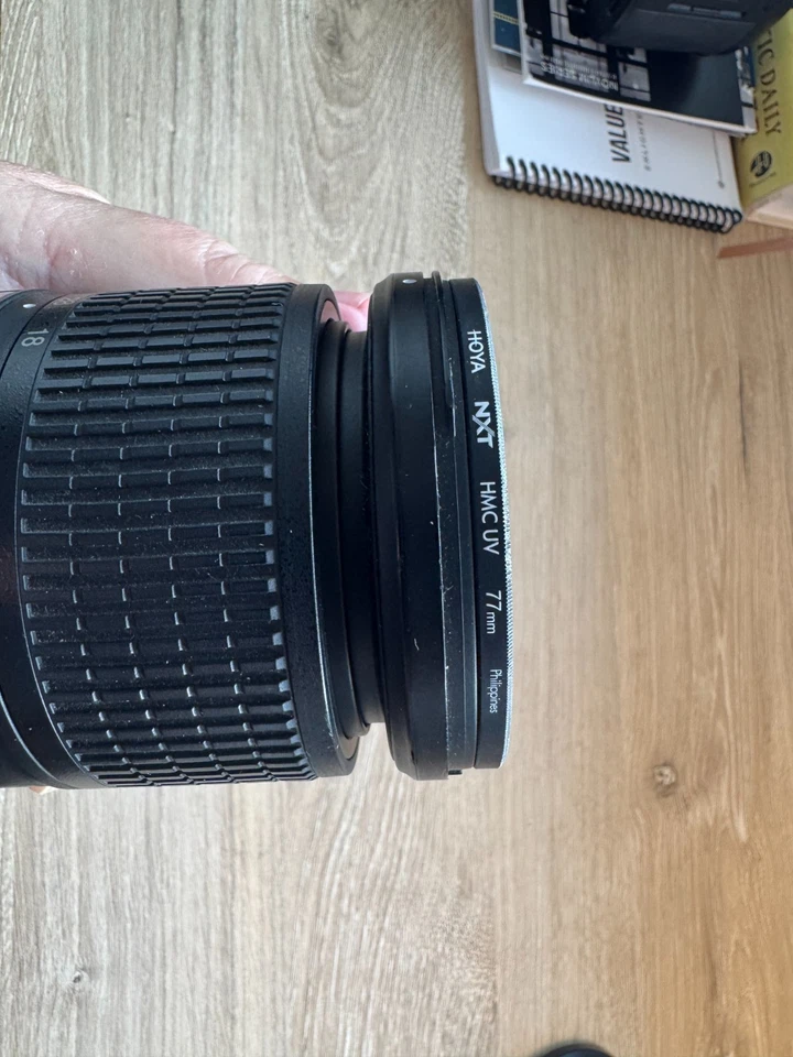 Lente Nikon AF-S DX NIKKOR 18-300mm f / 3.5-5.6G ED VR usada boa com filtro hoya - Imagem 2 de 4