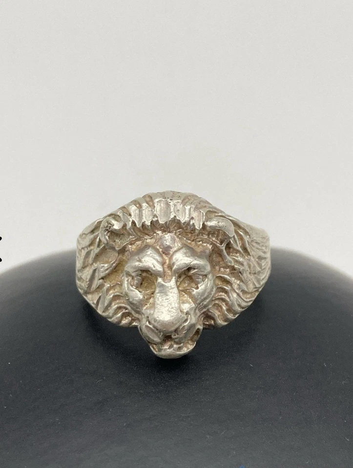 Gorgeous 925 Silver Ring. Lion Head Design. Size 10. Marker. Designer name - Image 2 of 4
