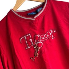 Winnie the Pooh Vintage Disney Tigger Size Large Red Crewneck Sweatshirt