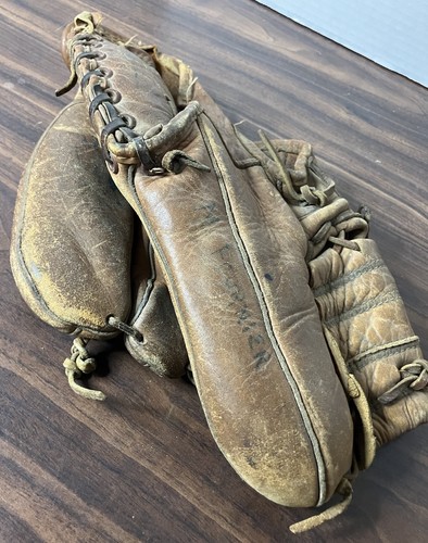 TONY CONIGLIARO Signed MacGregor Baseball Glove - 1/1? Vintage 1960’s RARE PIECE - Picture 8 of 15