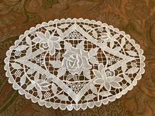 Exquisite Vintage Filet-style Lace Doily Table Runner with Rose Motif 16" x 10"