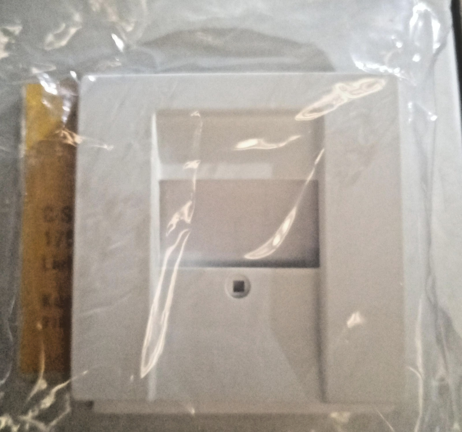 ABB 1766-884 Cover plate TAE 1710-0-3926 Flush-mounted + Screw 2CKA001710A3926