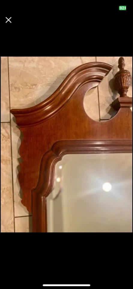 Espejo de pared vintage HENREDON madera maciza cerezo caoba estilo europeo 51”X28”. Foto 4 de 4