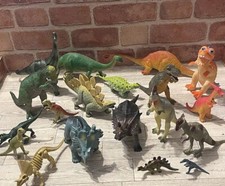 Lot of 19 Generic Plastic Miniature Dinosaurs Pretend Play