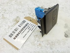 BMW F40 1 Series 2019-2023 Aux USB Port Socket 8711939