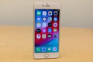 Apple iPhone 6 - 64GB - Silber (Entsperrt) A1586 (CDMA + GSM) *Beschreibung lesen