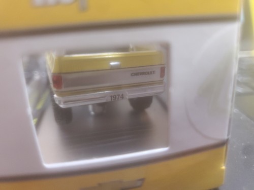 M2 MACHINES 1974 CHEVROLET K5 BLAZER YELLOW/ WHITEE *OFFERS** - Picture 5 of 7