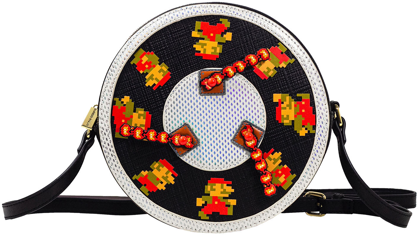 Даниэль Николь x Nintendo Super Mario Преодолевает препятствия через плечо