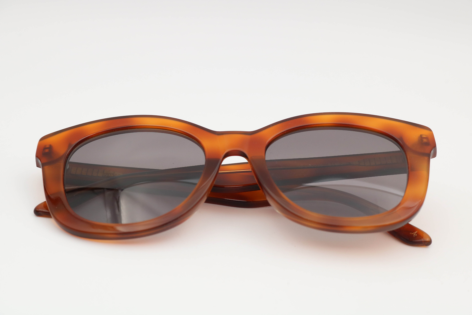 Amelia E Bloomington Tortoise/Green Round 32-000020 Sunglasses 51-20-145