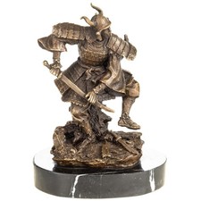 Sculpture de samourai en bronze Art déco sur un socle en marbre noir Signée