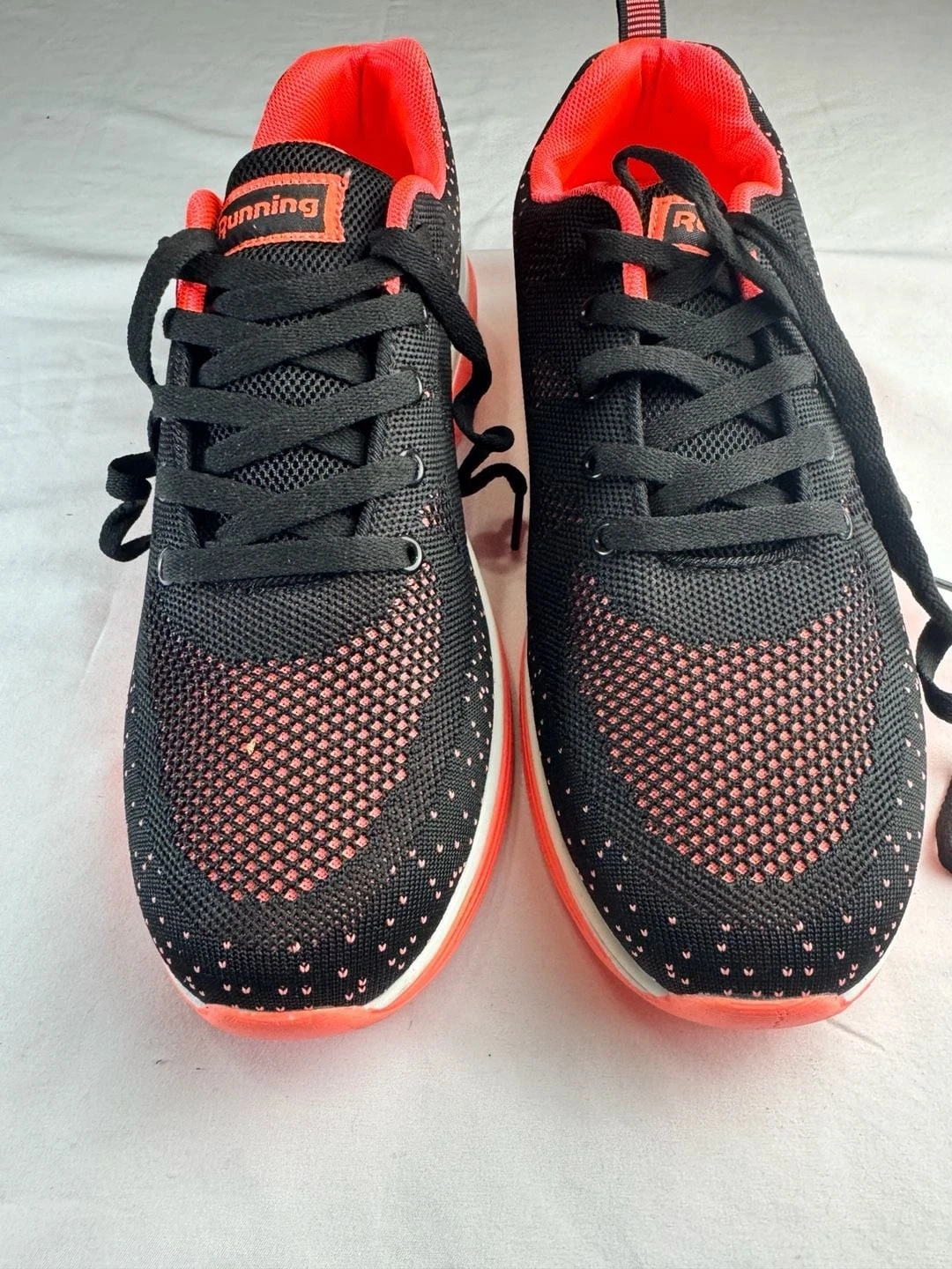 Fexkean Men's and Women's Lightweight Air Cushion Mesh Running Shoes - Black/Red