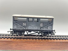 OO Hornby R106 8 Ton Cattle Wagon - LNER Grey - (Weathered Fair)