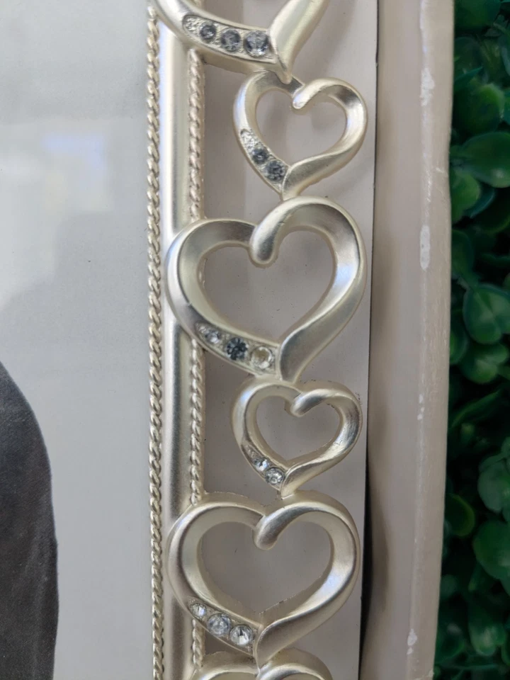 全新 - Fetco 银色相框 心形和水晶 8 x 10 照片 — 第 3/4 张图片