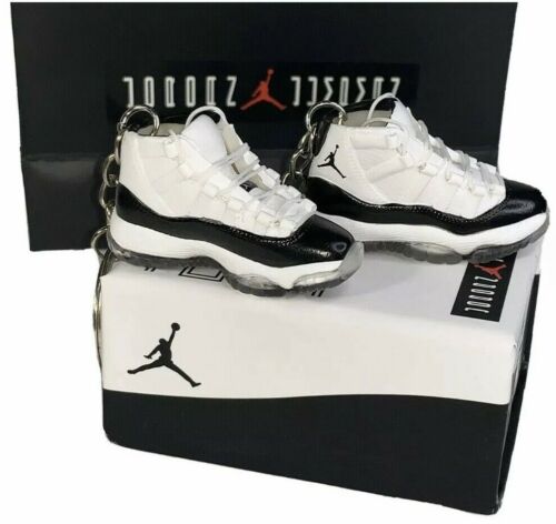 Jordan 1s 3d Mini Sneaker keychain Shoe keyring with box and bag Perfect Gift  - Afbeelding 1 van 53