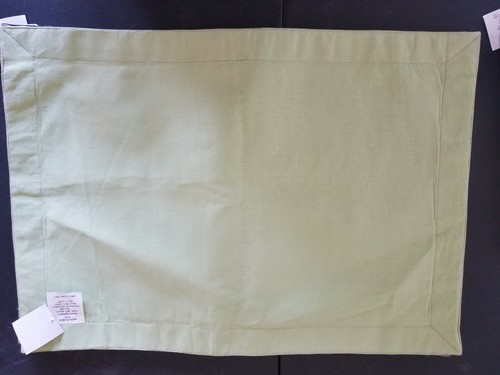 Bloomingdales Place Mat and Napkin 4 Sets Light Green Rayon/Silk New - Picture 6 of 6