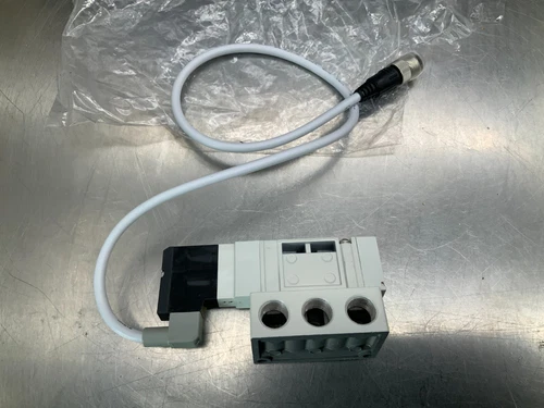 SMC SV2100-5W2U-02T Plug in Solenoid Valve