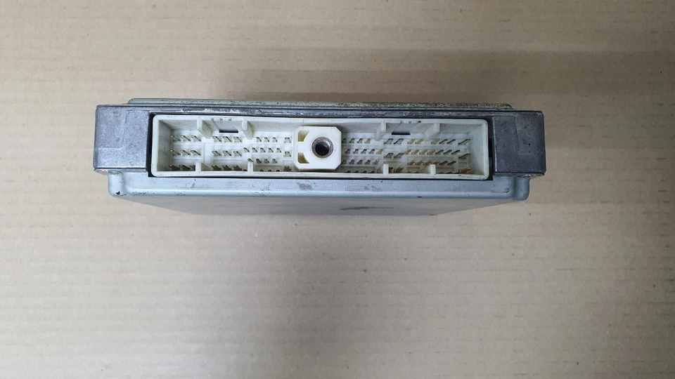 Nissan Elgrand Engine Computer 23710-ve020 Ecu Oem used - Image 3 of 4