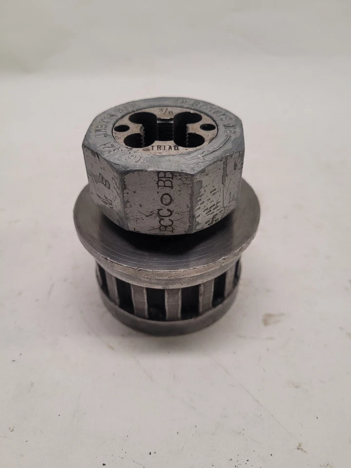 NYE 3/8" NPT DIE HEAD - CHIPPED TEETH - DROP HEAD TYPE - Image 3 of 4