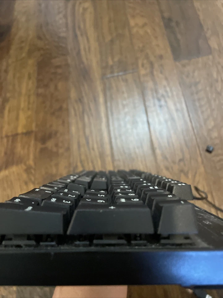 GIGABYTE FORCE K83 Mechanical Gaming Keyboard - Black Tested Used - Image 4 of 4