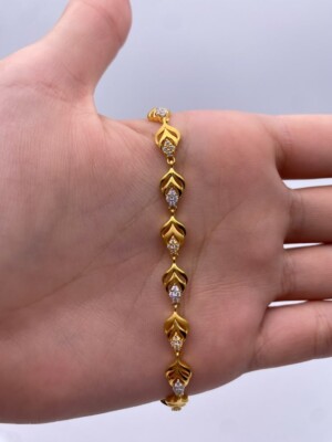 8.30 Ct Round Simulated Diamond 925 Silver Fascinating & Iconic Tennis Bracelet