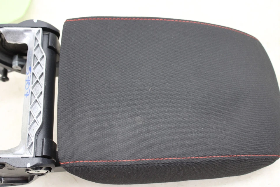 Оригинальный подлокотник центральной консоли для Volkswagen GTI 2016-2021 годов выпуска NB77 - Изображение 4 из 4