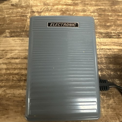 FOOT CONTROL PEDAL W/ Cord Brother LS2300PRW LS2320 LS2350 LS2400 LS40 LX1700 + - Picture 2 of 4