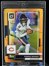 2022 Panini Donruss Optic Darnell Mooney Orange Prizm 118/199 Cleveland Bears 35