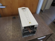 ABB ACH550 AC Drive ACH550-UH-031A-4 20HP 3Ph w/ Keypad Used