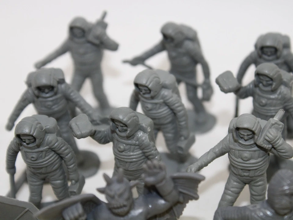 Lote de 70 figuras de plástico MPC vintage años 60 70 astronautas, monstruos, astronautas Foto 2 de 4