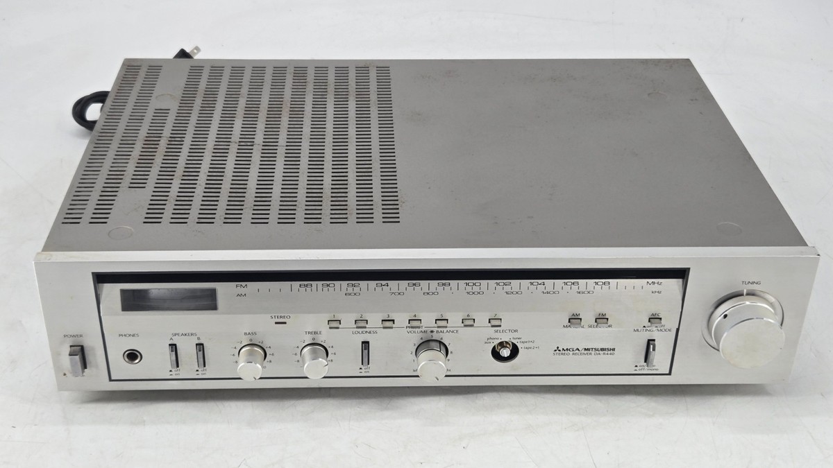 MGA Mitsubishi DA-R440 Stereo Receiver.One Damaged Nob | eBay