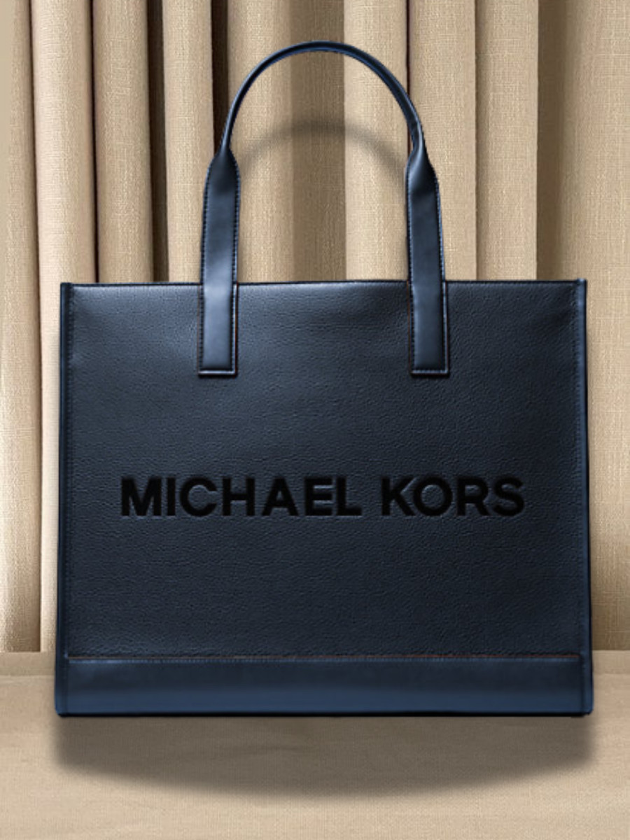 MICHAEL KORS ダークブルートートバッグ Michael Kors Cooper Men MK Logo Embossed Pebbled Leather Tote