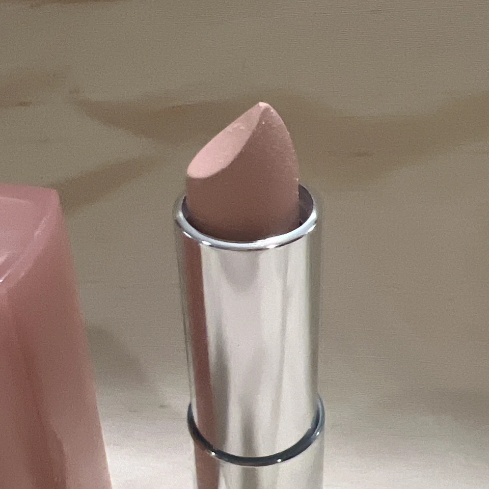 Lápiz labial Maybelline 910 DESNUDO TODO 0,15 oz {Envío gratuito} Leer Foto 3 de 4