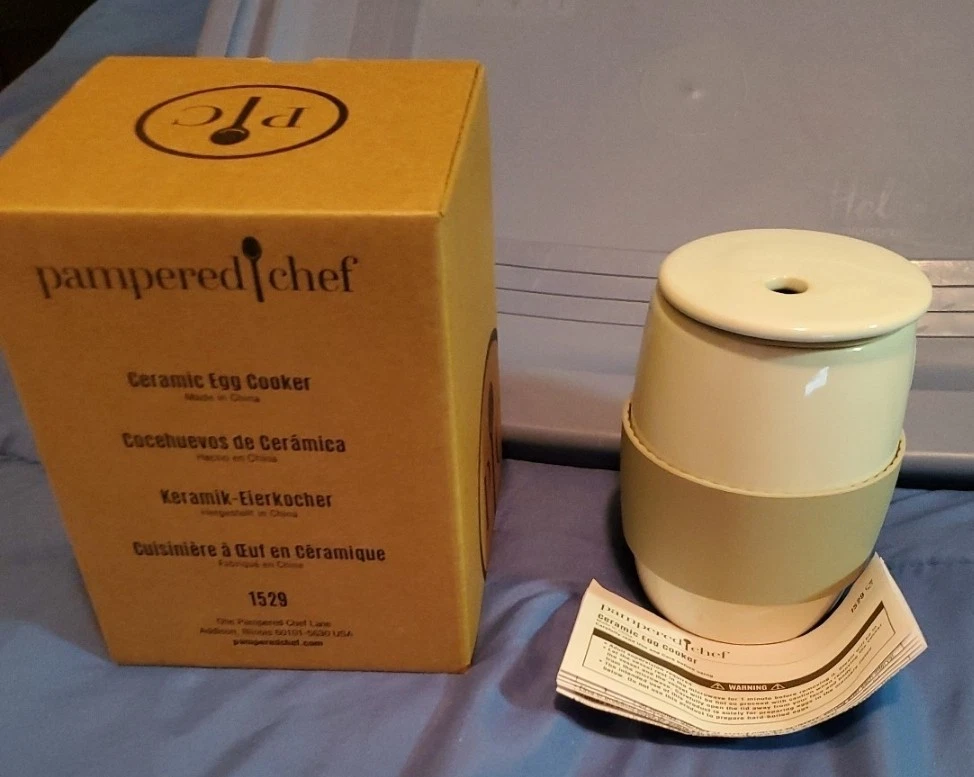PAMPERED CHEF CERAMIC EGG COOKER:FREE SHIPPING