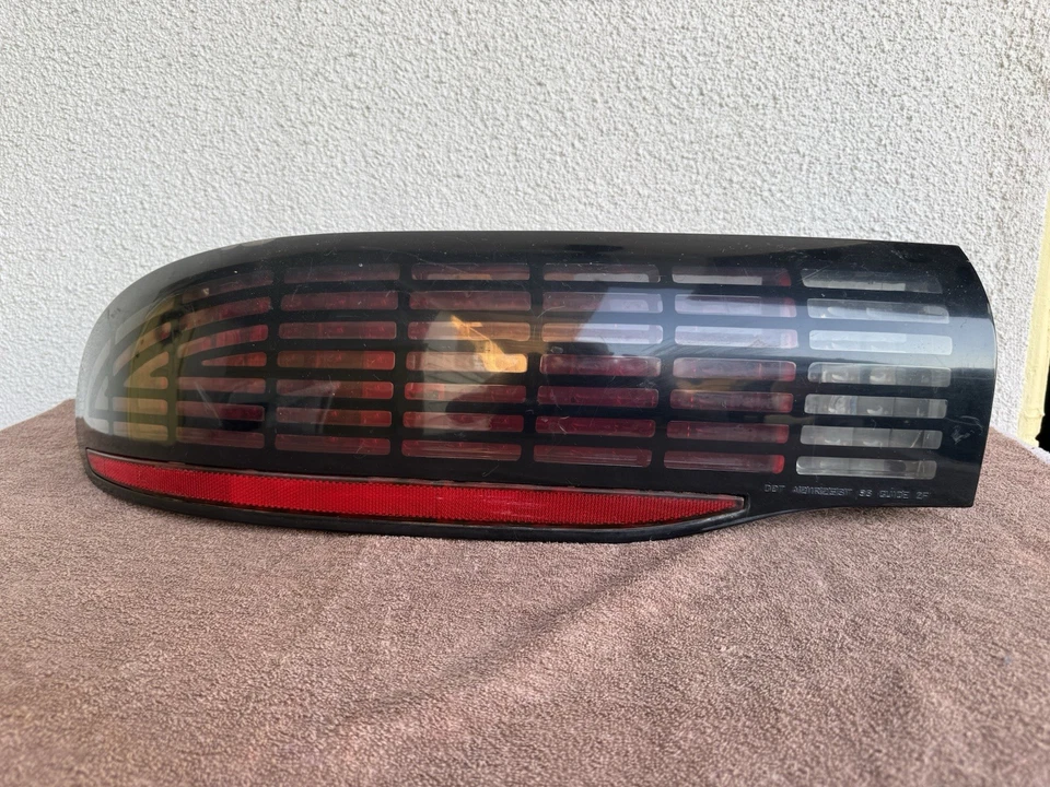 Juego de luces traseras de rejilla de transmisión automática Pontiac Firebird 1993-2002 OEM GM 16516354 16516353 Foto 2 de 4