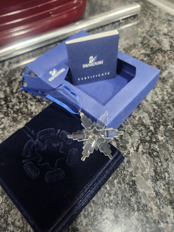 Swarovski Crystal Snowflake Ornament 843555 w/ Box Certificate Ribbon Retired