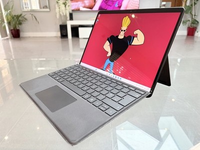 Microsoft Surface Pro 8 - i5 - 8GB RAM - 512GB SSD!! 